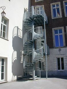Escalier hélicoïdal d extérieur